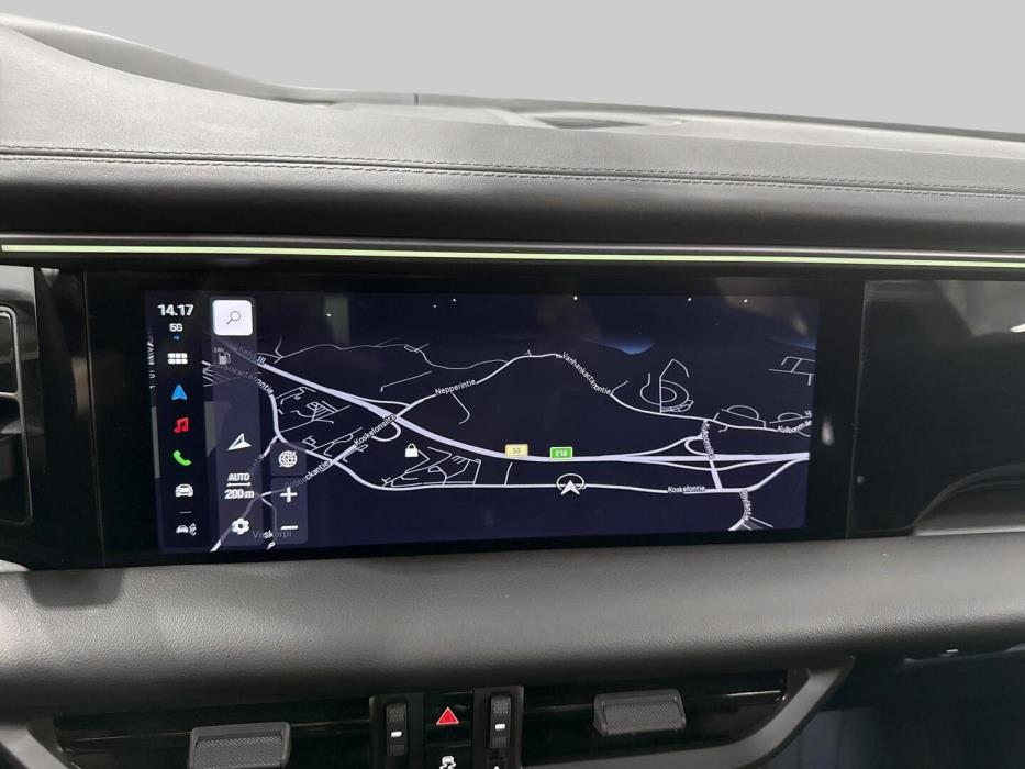 PORSCHE Macan 2024