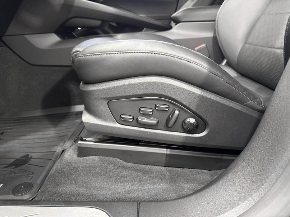 PORSCHE Macan 2024