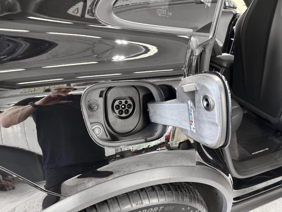 PORSCHE Macan 2024