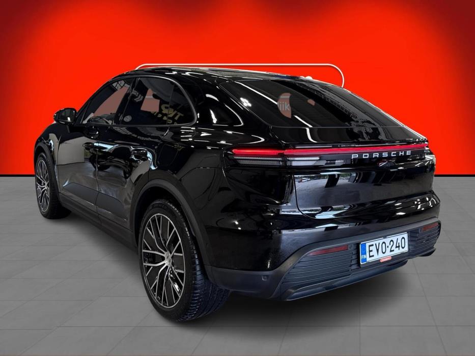 PORSCHE Macan 2024