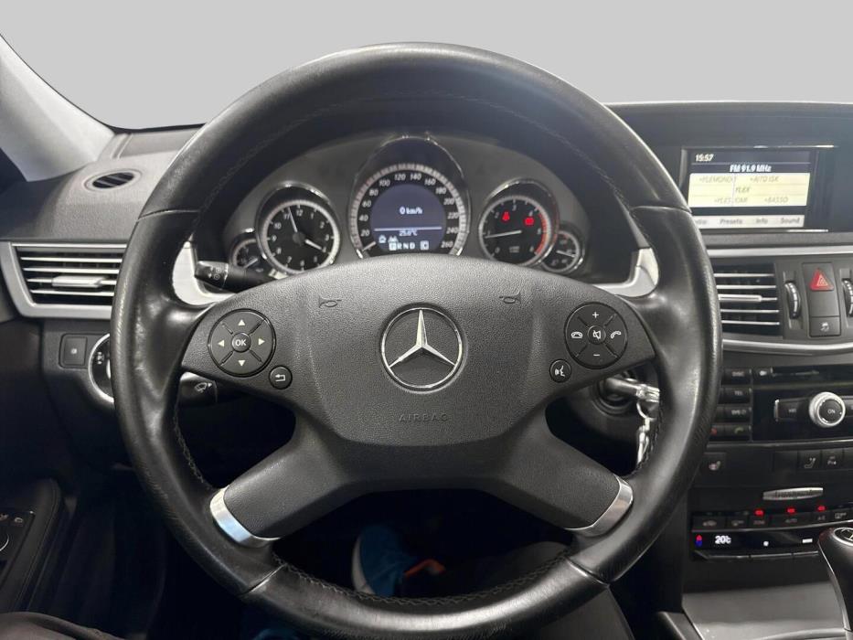 MERCEDES-BENZ E 2010