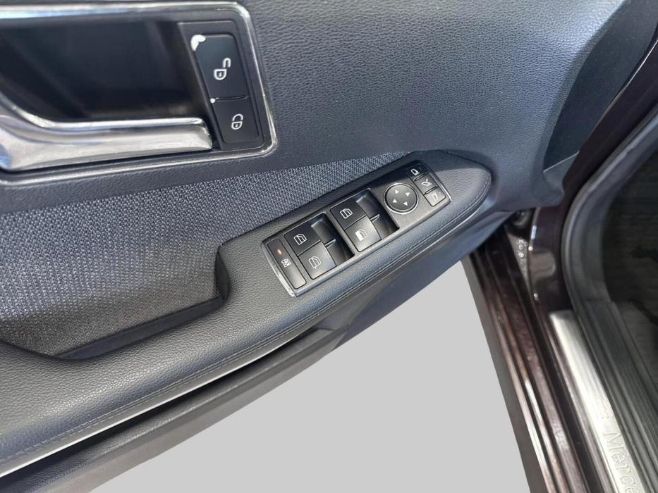 MERCEDES-BENZ E 2010