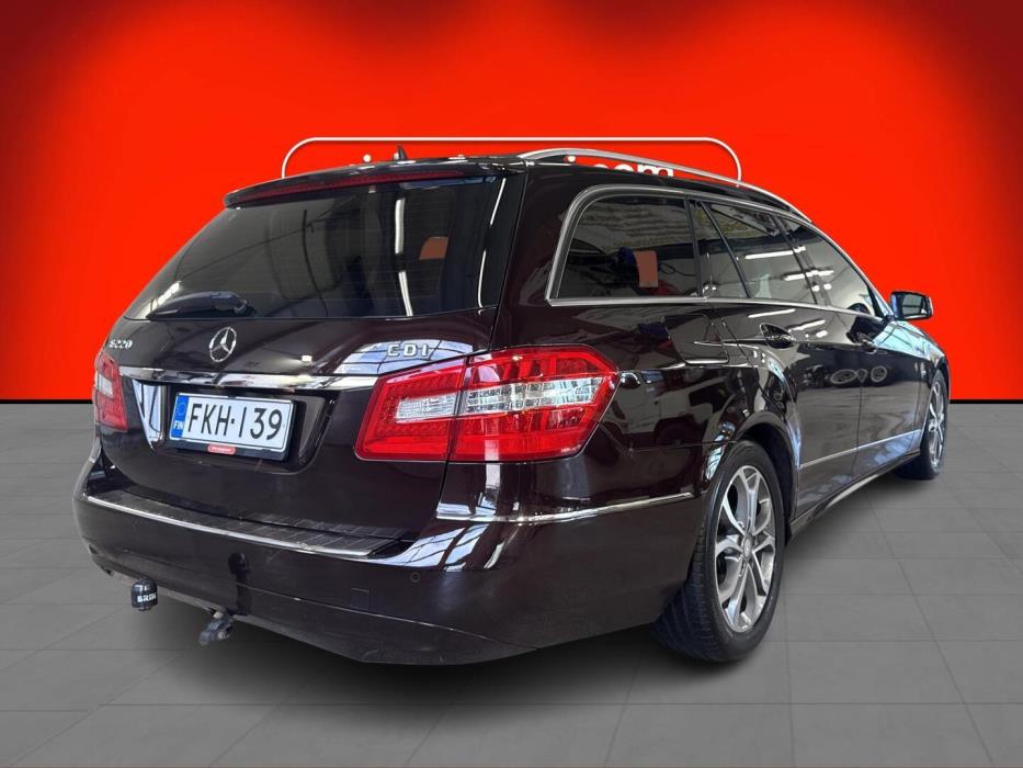 MERCEDES-BENZ E 2010