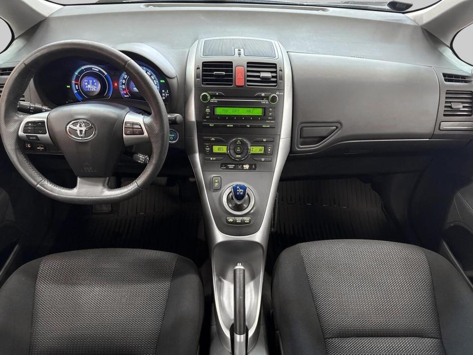 TOYOTA Auris 2012