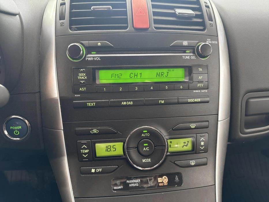 TOYOTA Auris 2012