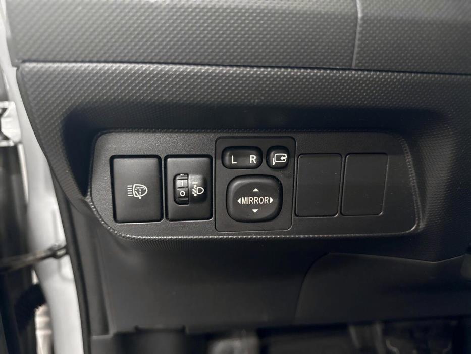 TOYOTA Auris 2012