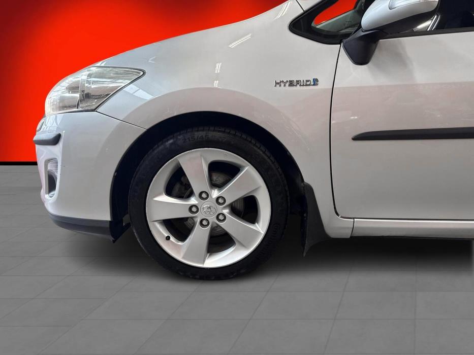 TOYOTA Auris 2012