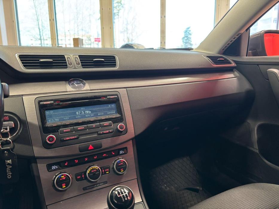 VOLKSWAGEN Passat 2014