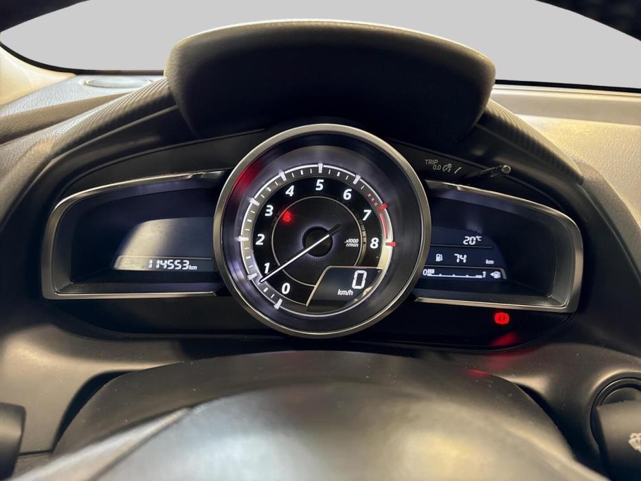 MAZDA 2 2016
