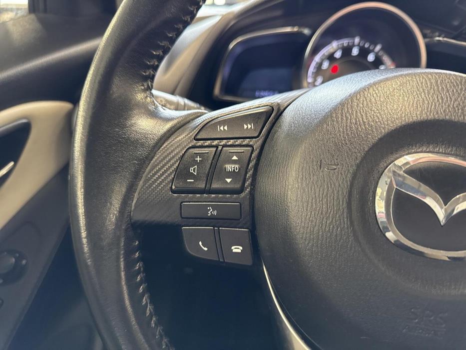 MAZDA 2 2016