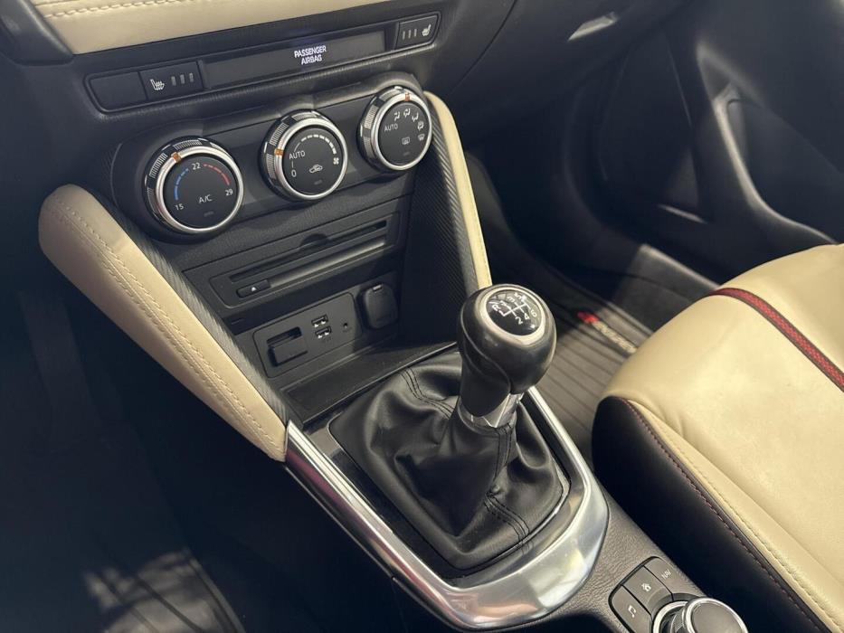 MAZDA 2 2016