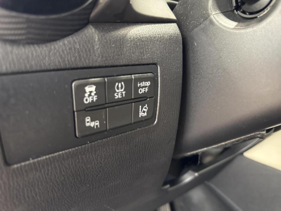 MAZDA 2 2016