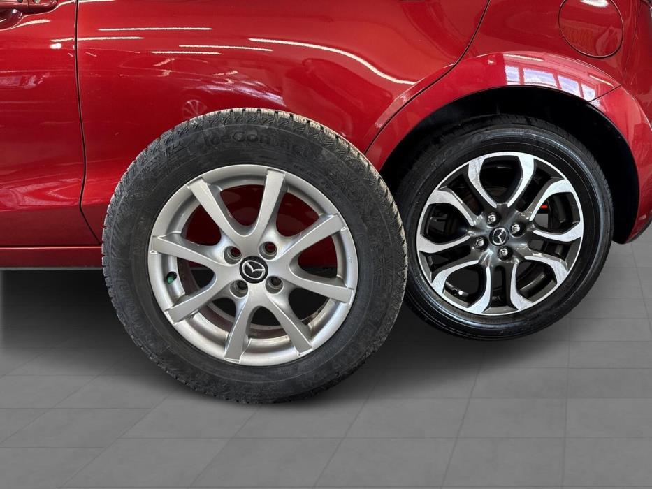 MAZDA 2 2016