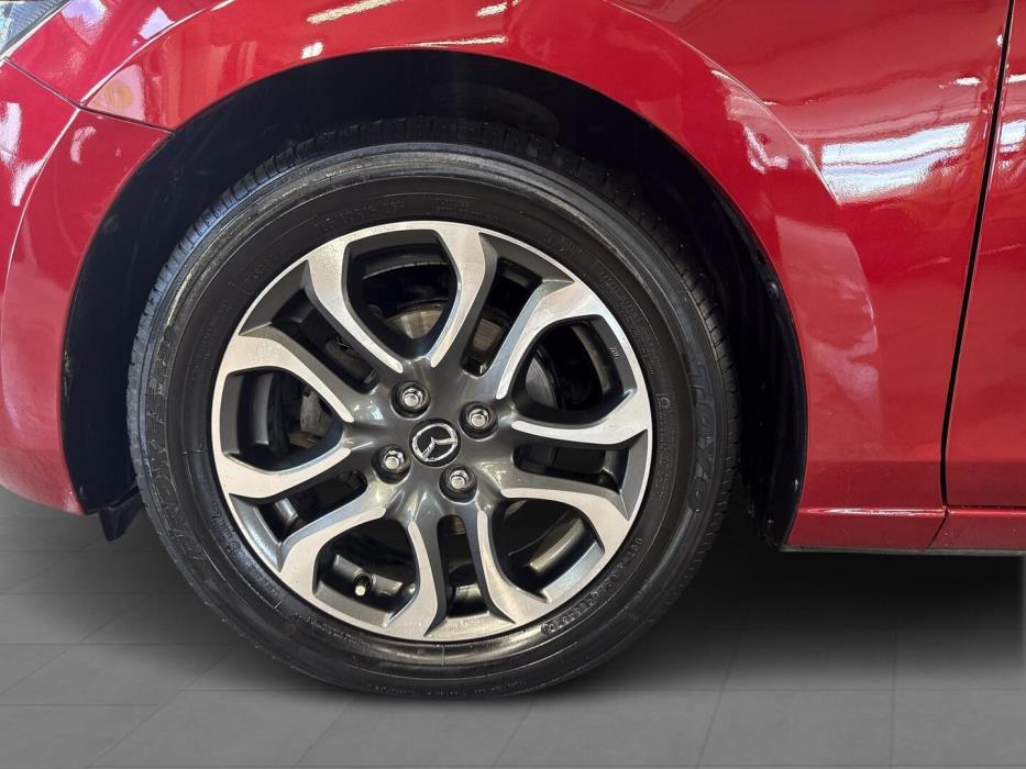 MAZDA 2 2016