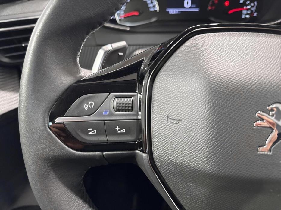 PEUGEOT 208 2022