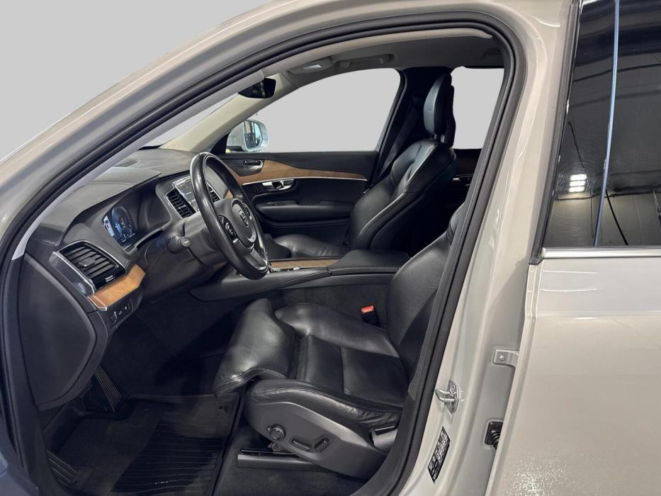 VOLVO XC90 2020