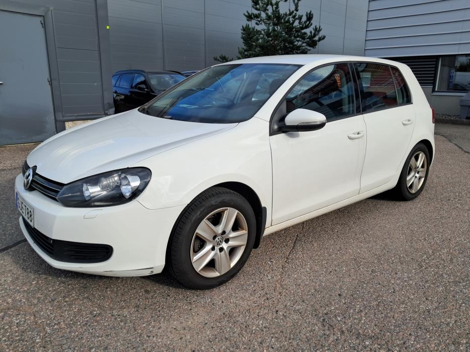VOLKSWAGEN Golf 2010