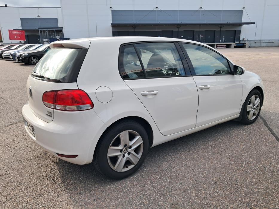 VOLKSWAGEN Golf 2010