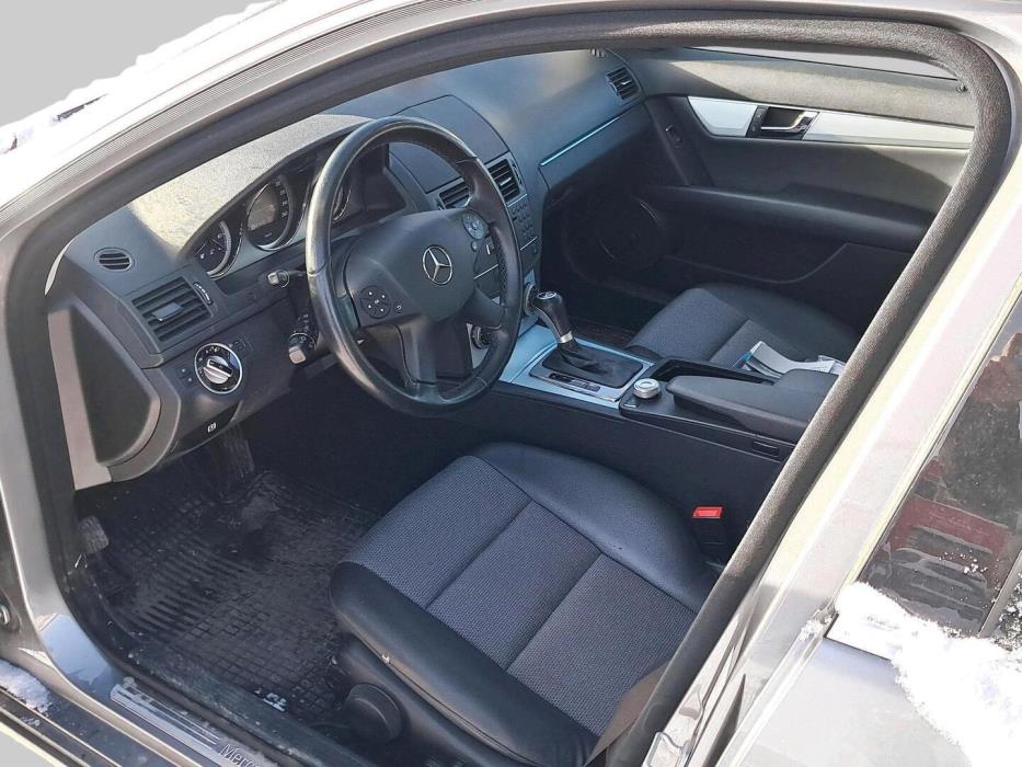 MERCEDES-BENZ C 2011