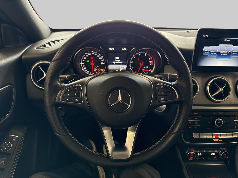 MERCEDES-BENZ CLA 2018