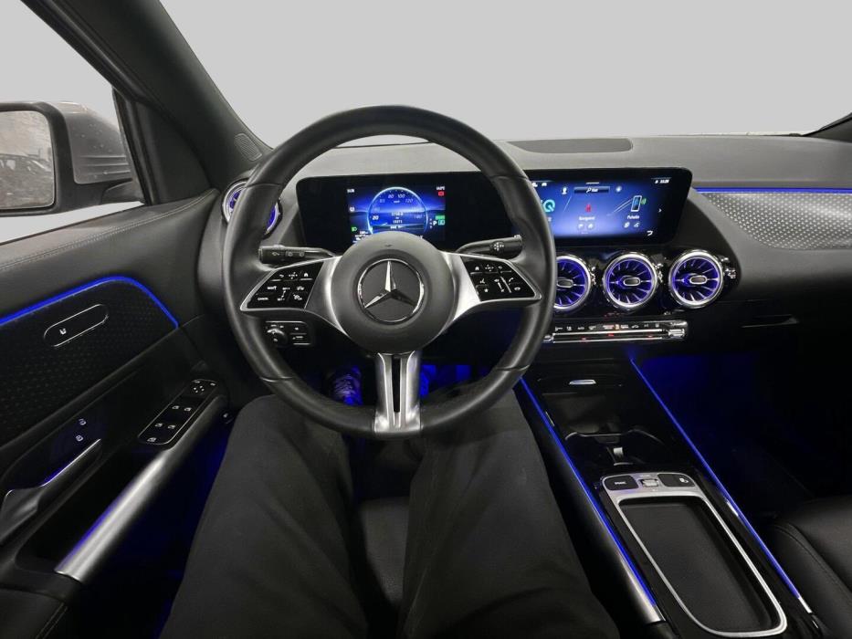 MERCEDES-BENZ EQA 2025