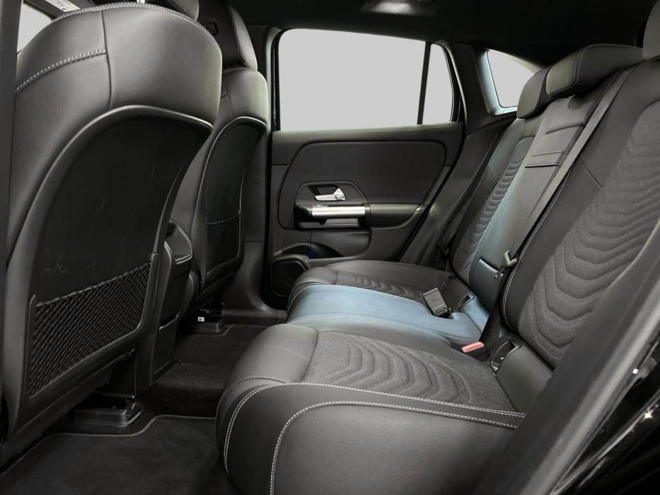 MERCEDES-BENZ EQA 2025