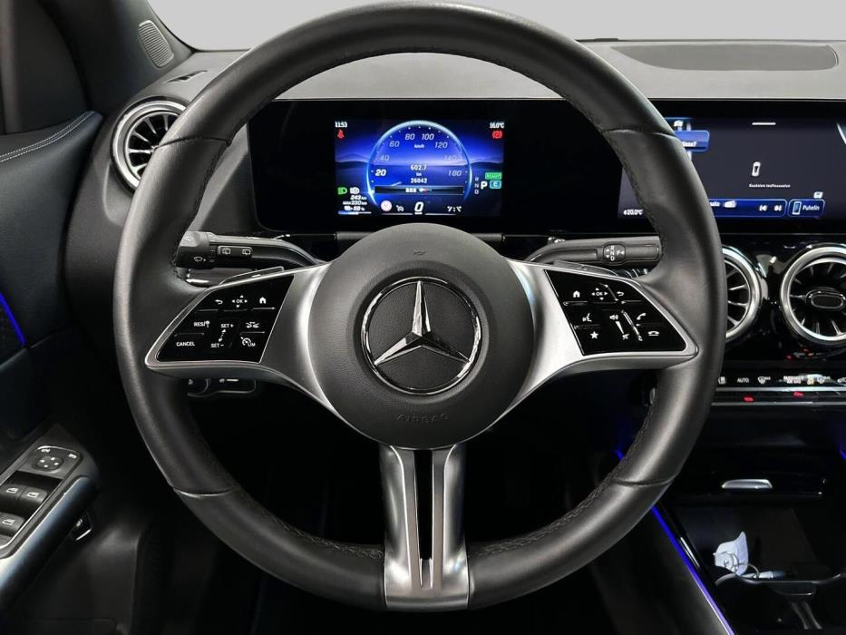 MERCEDES-BENZ EQA 2025