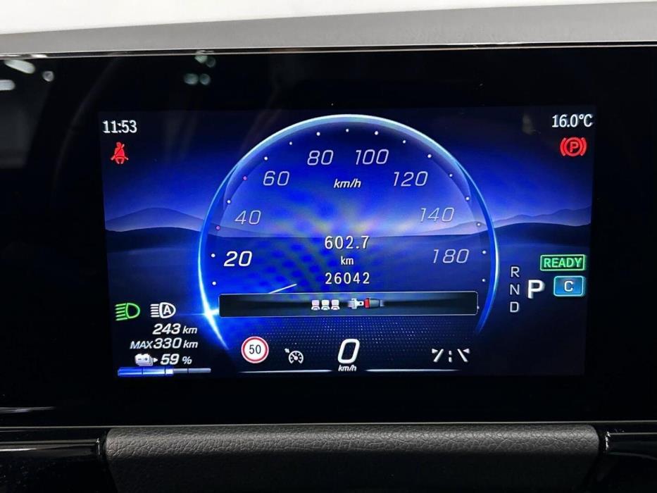 MERCEDES-BENZ EQA 2025