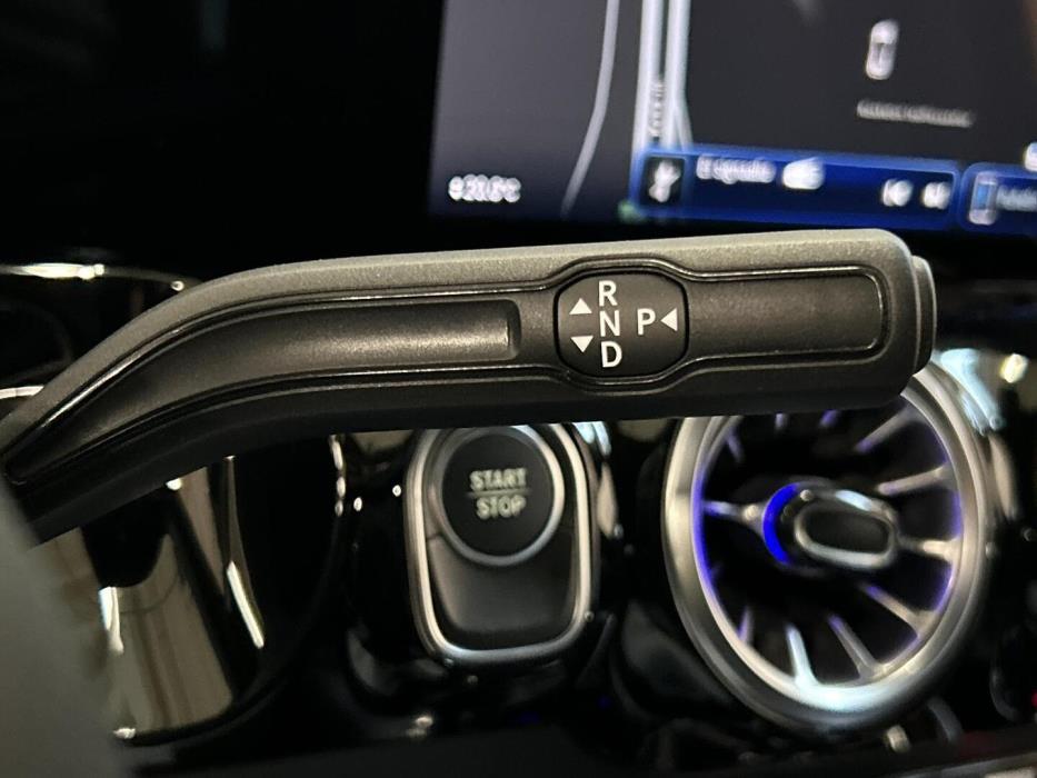 MERCEDES-BENZ EQA 2025