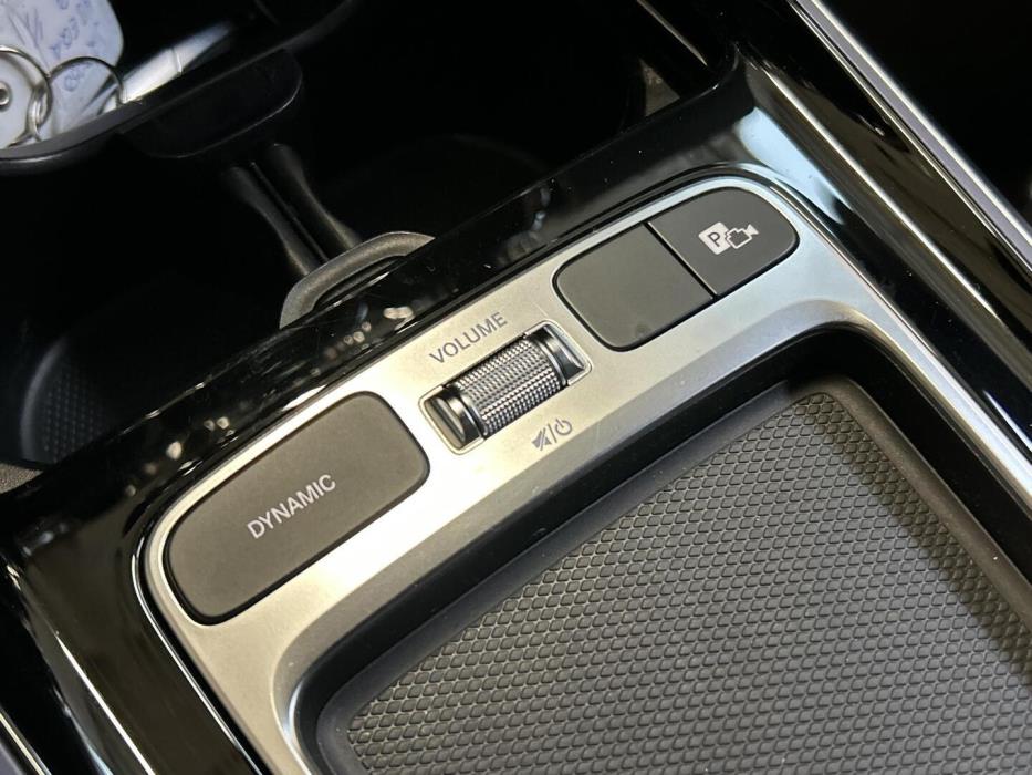 MERCEDES-BENZ EQA 2025