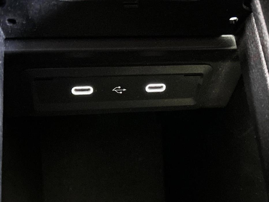 MERCEDES-BENZ EQA 2025