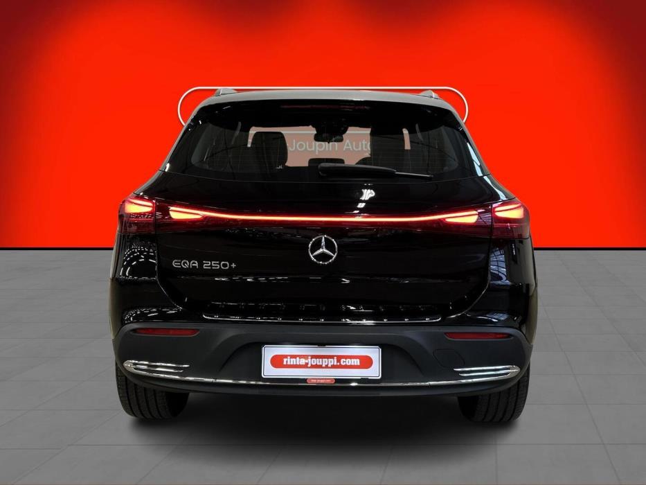 MERCEDES-BENZ EQA 2025