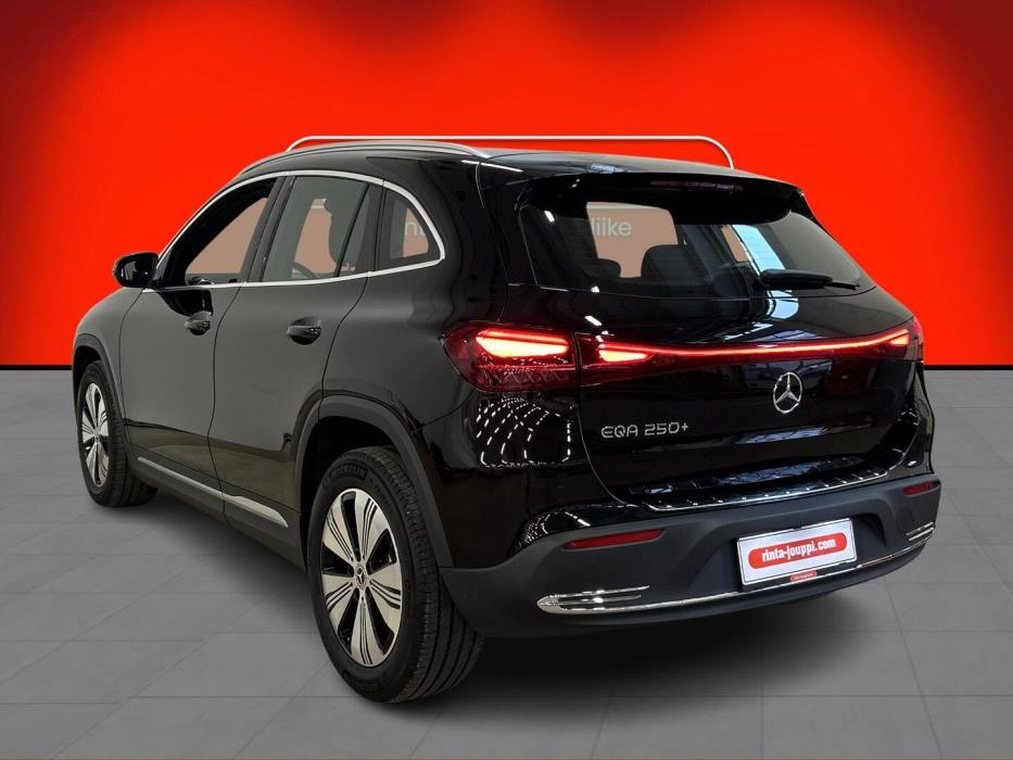 MERCEDES-BENZ EQA 2025