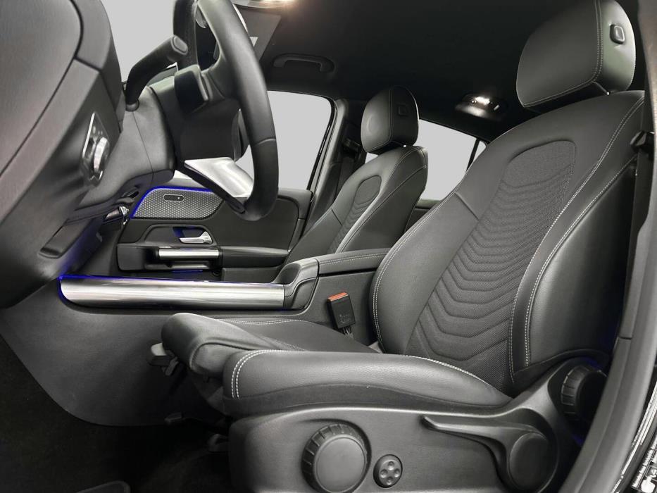 MERCEDES-BENZ EQA 2024