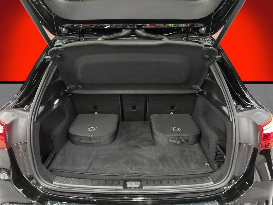 MERCEDES-BENZ EQA 2024