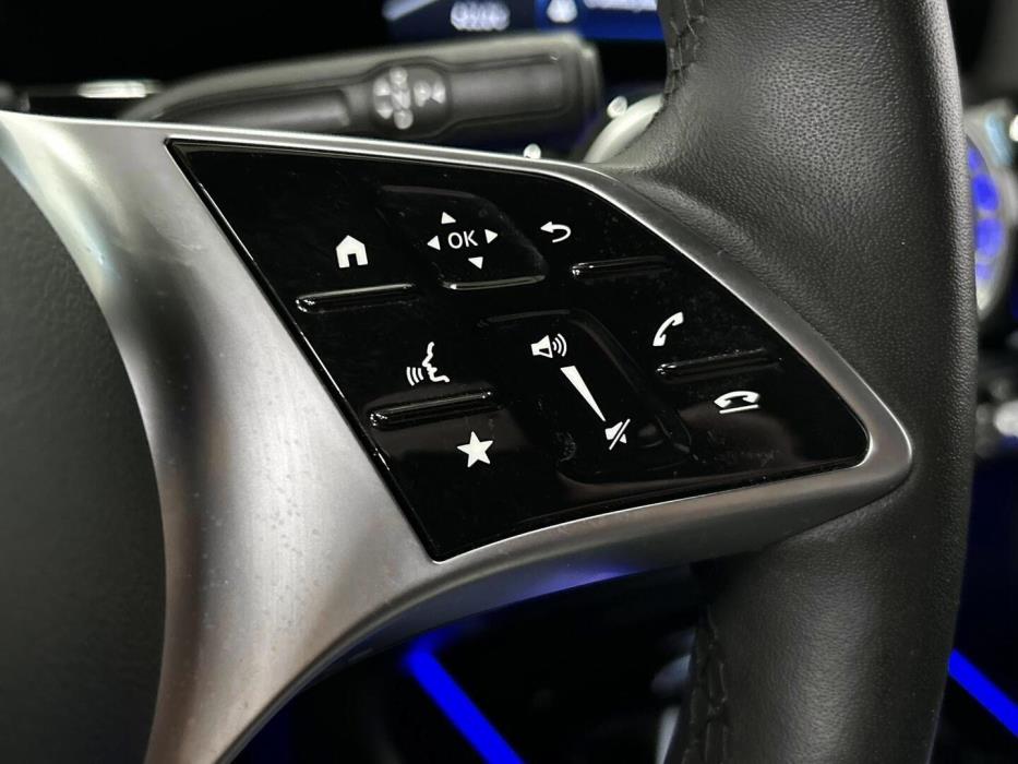 MERCEDES-BENZ EQA 2024