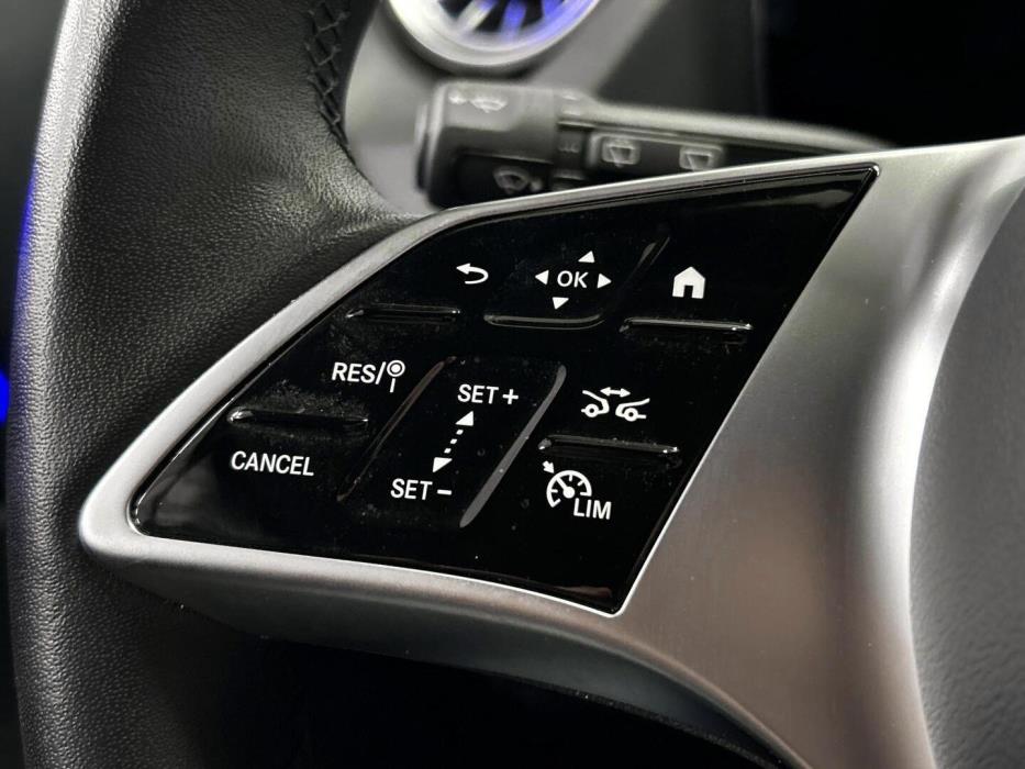 MERCEDES-BENZ EQA 2024