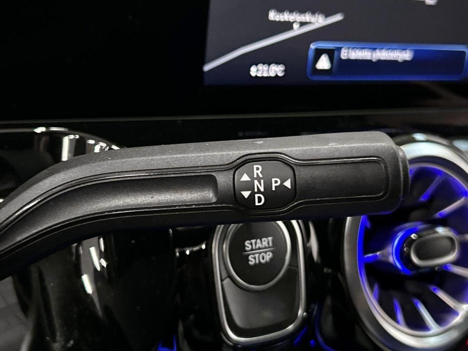 MERCEDES-BENZ EQA 2024