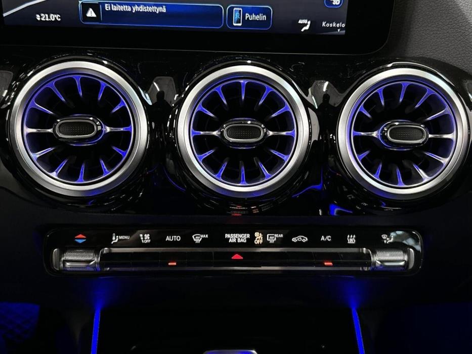 MERCEDES-BENZ EQA 2024