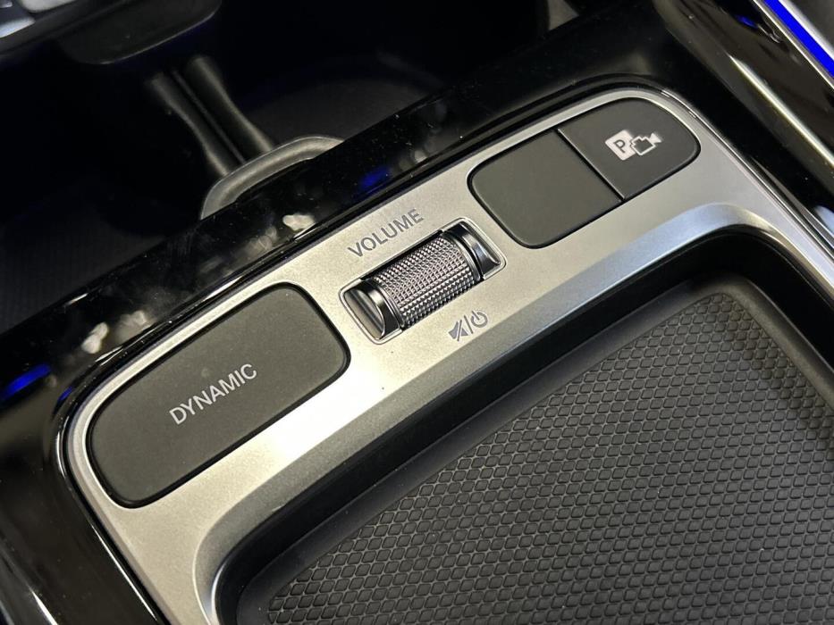 MERCEDES-BENZ EQA 2024