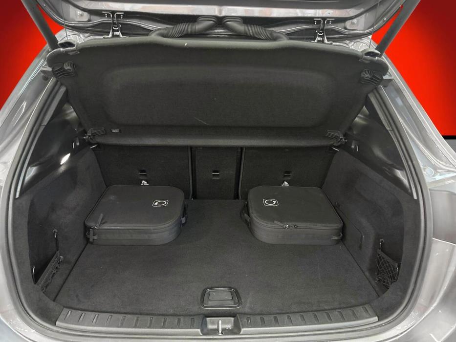 MERCEDES-BENZ EQA 2025