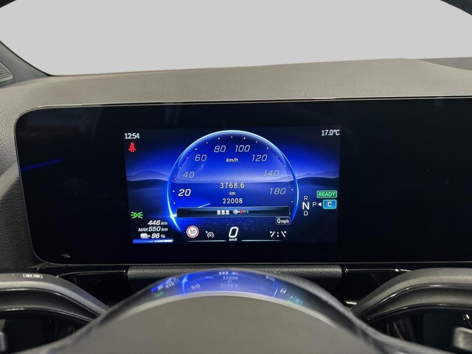 MERCEDES-BENZ EQA 2025