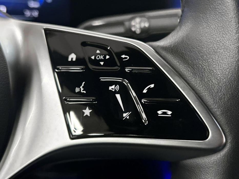 MERCEDES-BENZ EQA 2025