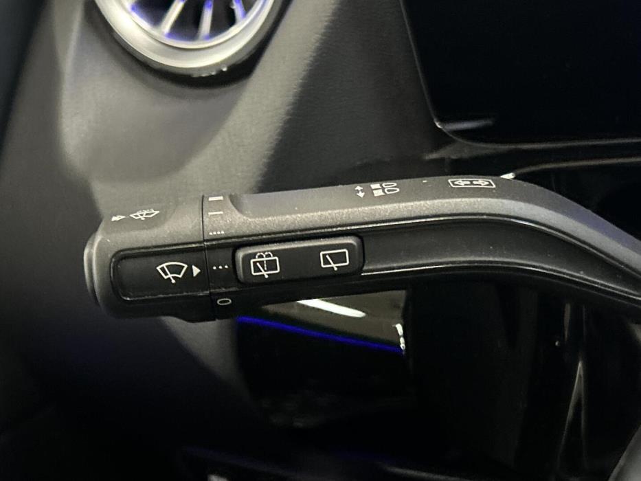 MERCEDES-BENZ EQA 2025