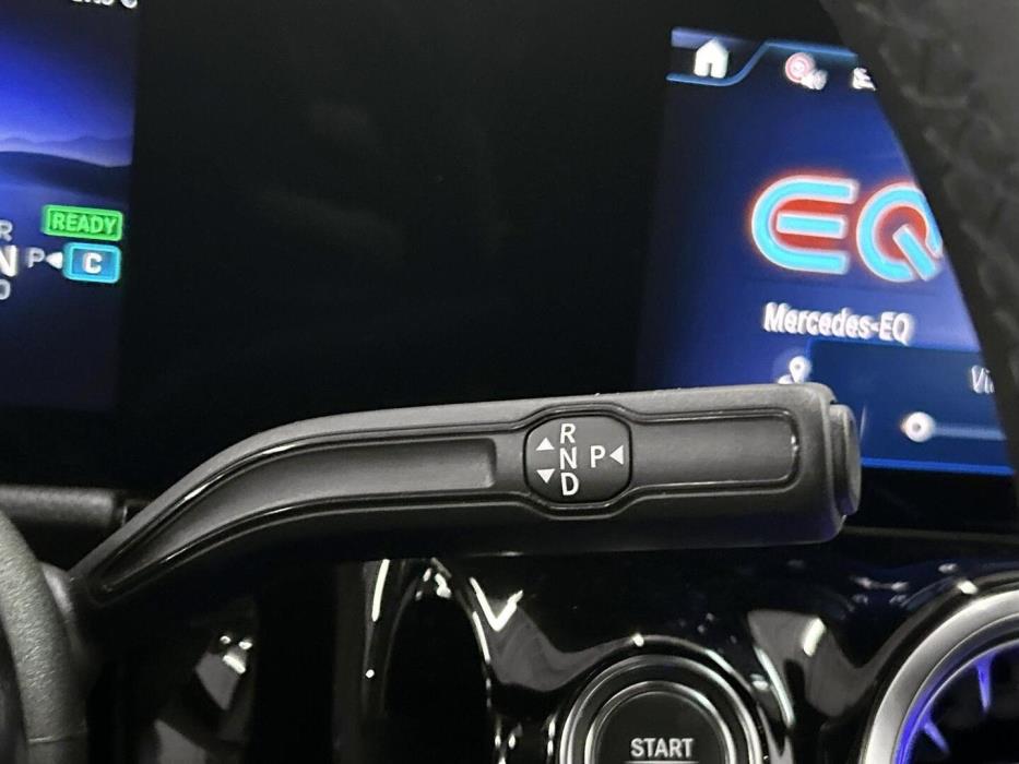 MERCEDES-BENZ EQA 2025