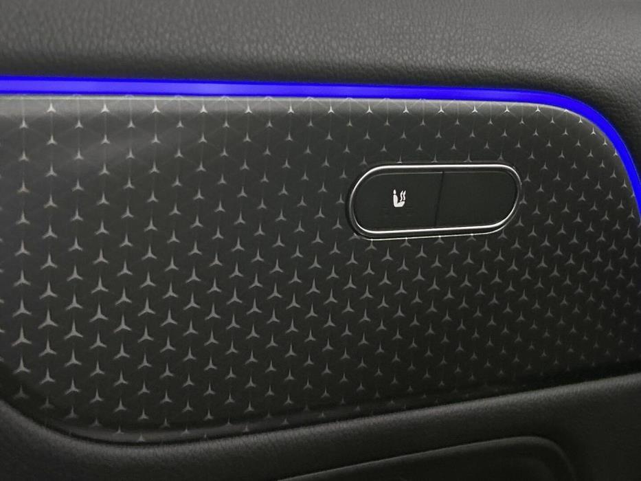 MERCEDES-BENZ EQA 2025