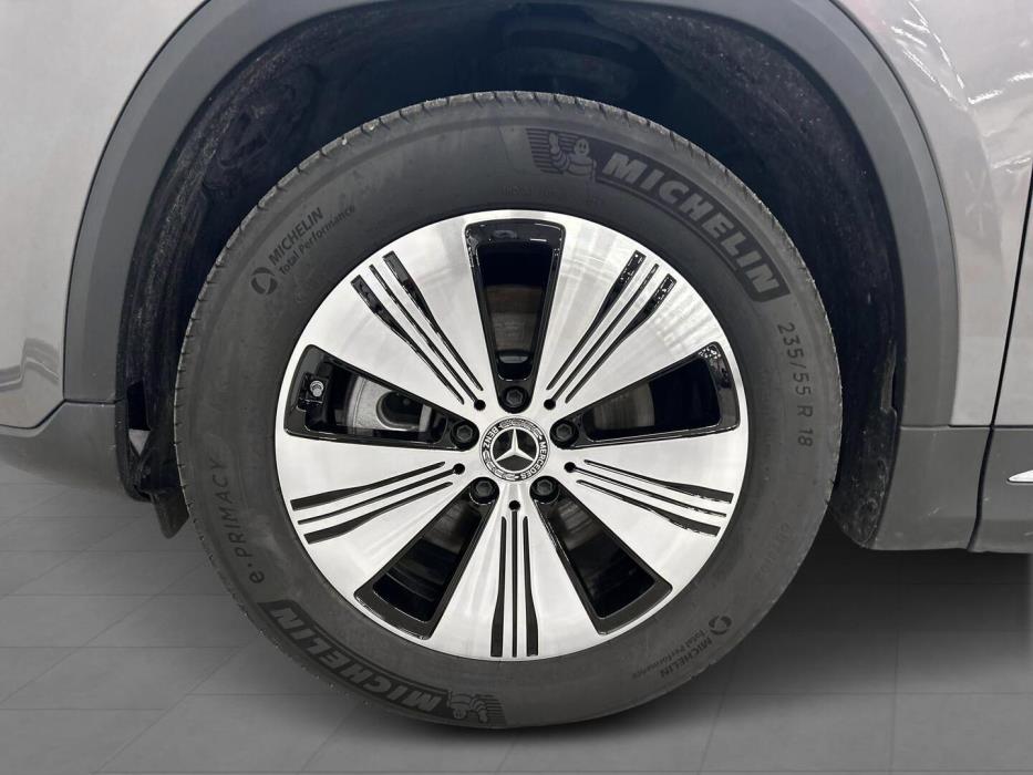 MERCEDES-BENZ EQA 2025