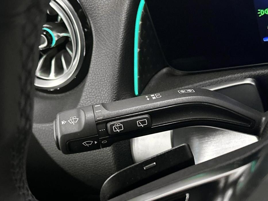 MERCEDES-BENZ EQB 2024