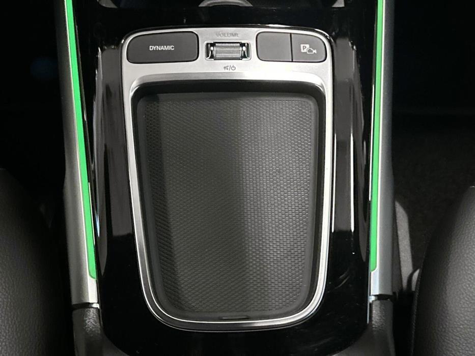 MERCEDES-BENZ EQB 2024