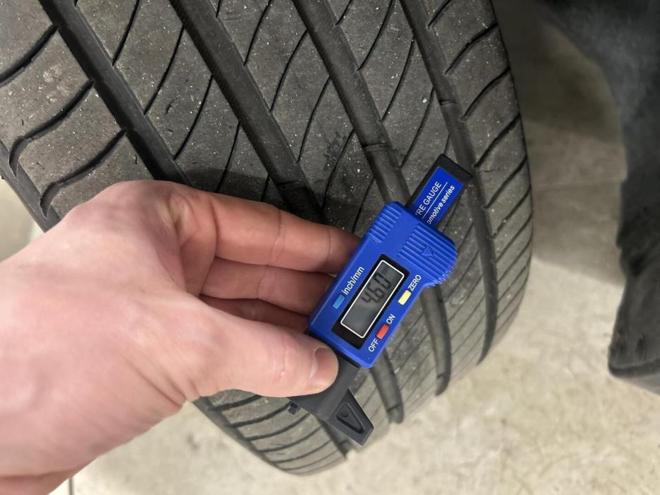 MERCEDES-BENZ EQB 2024